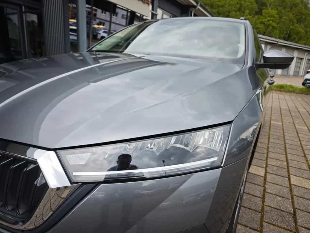 Skoda Octavia Combi Tour 116PS NAVI+AHK+SHZ+LED+APP+ 01/2023-photo-9