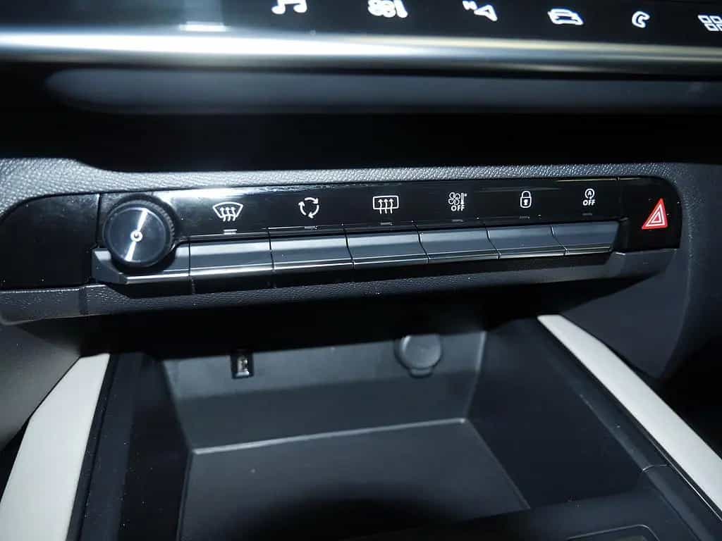 Citroën C5 Aircross BlueHDi 180 Feel PDC NAVI LED PANO 01/2019-photo-7
