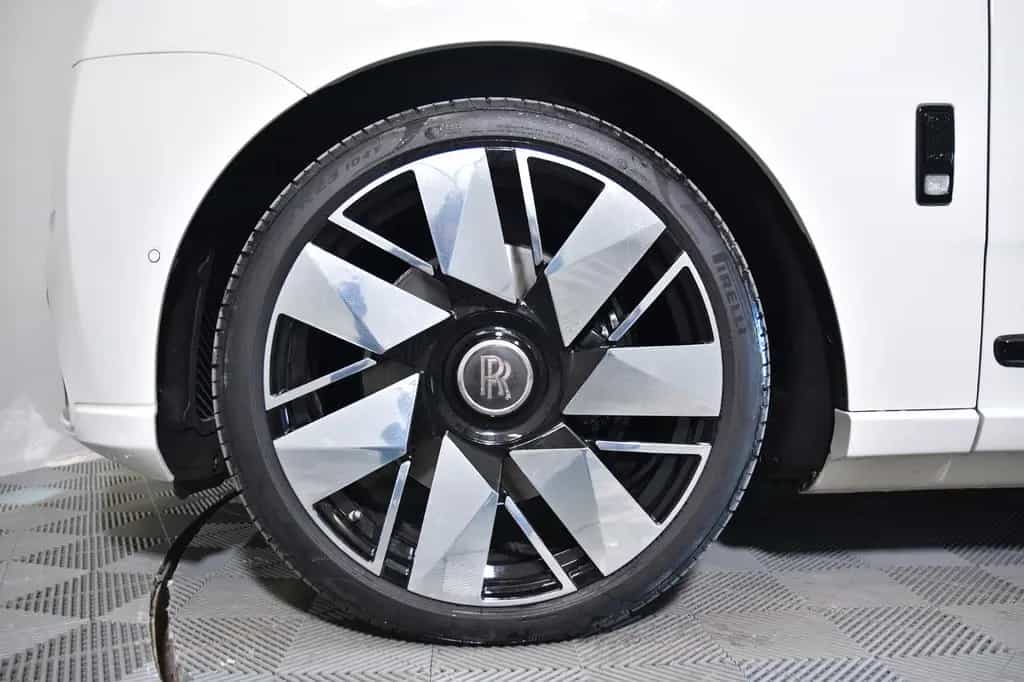 Rolls-Royce Cullinan - 02/2020-photo-11