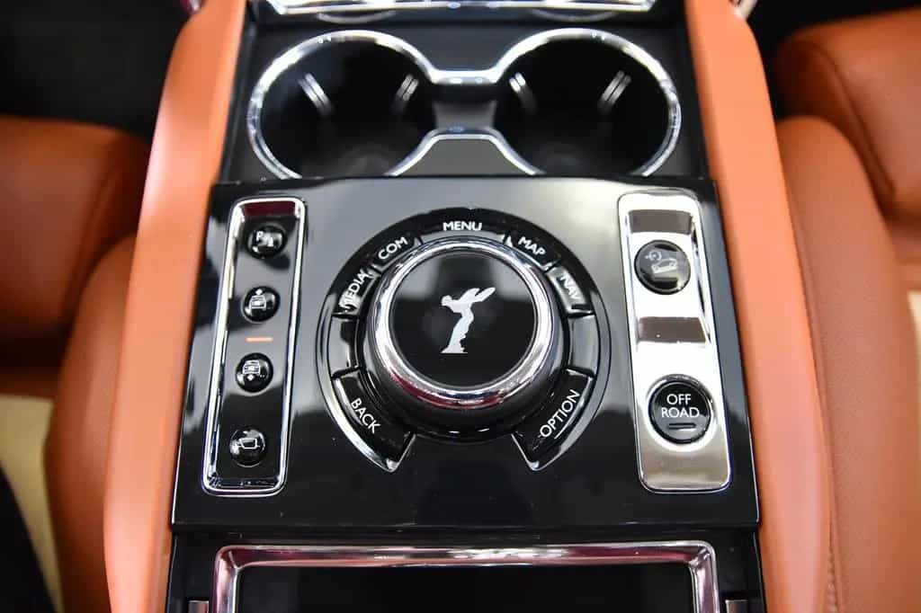 Rolls-Royce Cullinan - 02/2020-photo-15