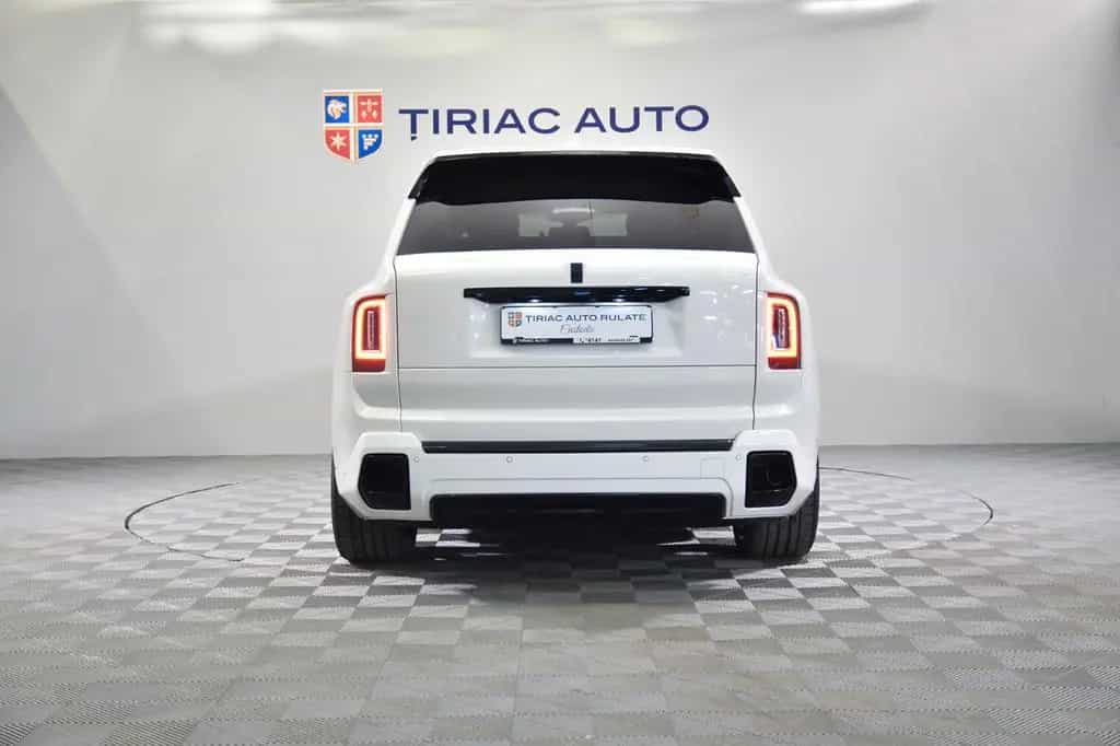 Rolls-Royce Cullinan - 02/2020-photo-3