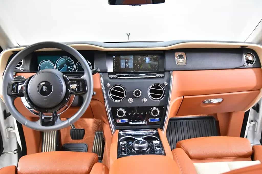 Rolls-Royce Cullinan - 02/2020-photo-8