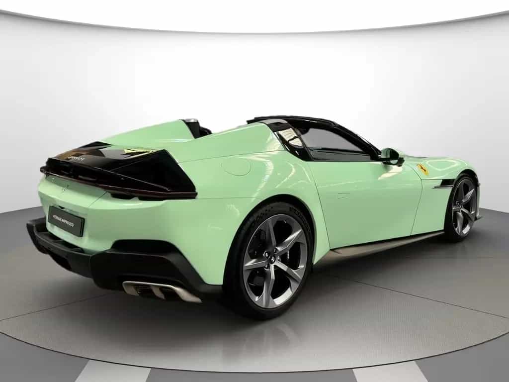 Ferrari 12Cilindri Spider verde pallido*painted shields* 06/2025-photo-1