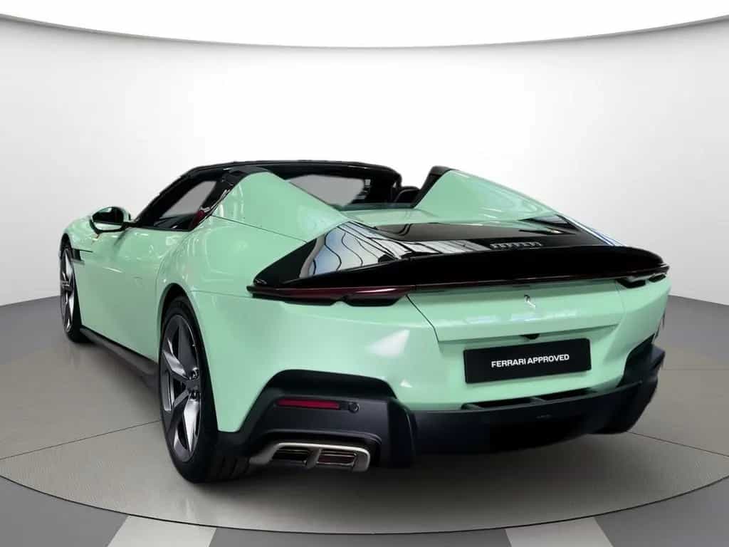 Ferrari 12Cilindri Spider verde pallido*painted shields* 06/2025-photo-17