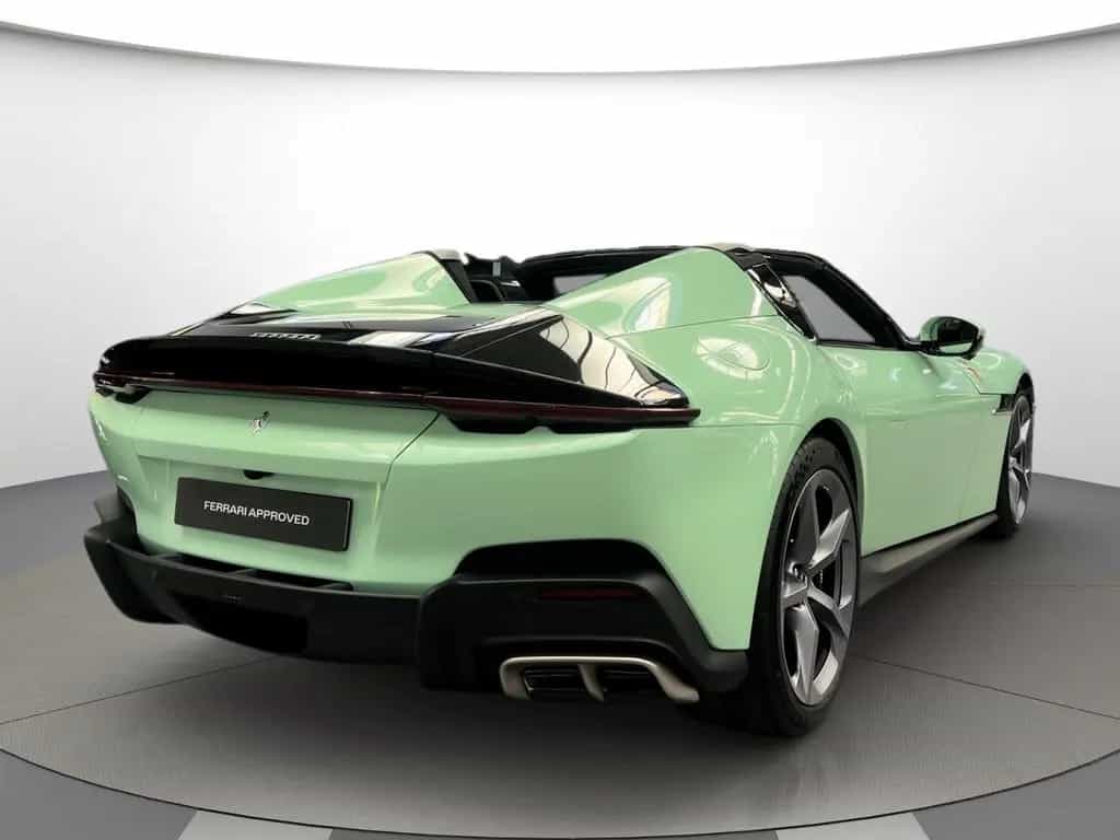 Ferrari 12Cilindri Spider verde pallido*painted shields* 06/2025-photo-18