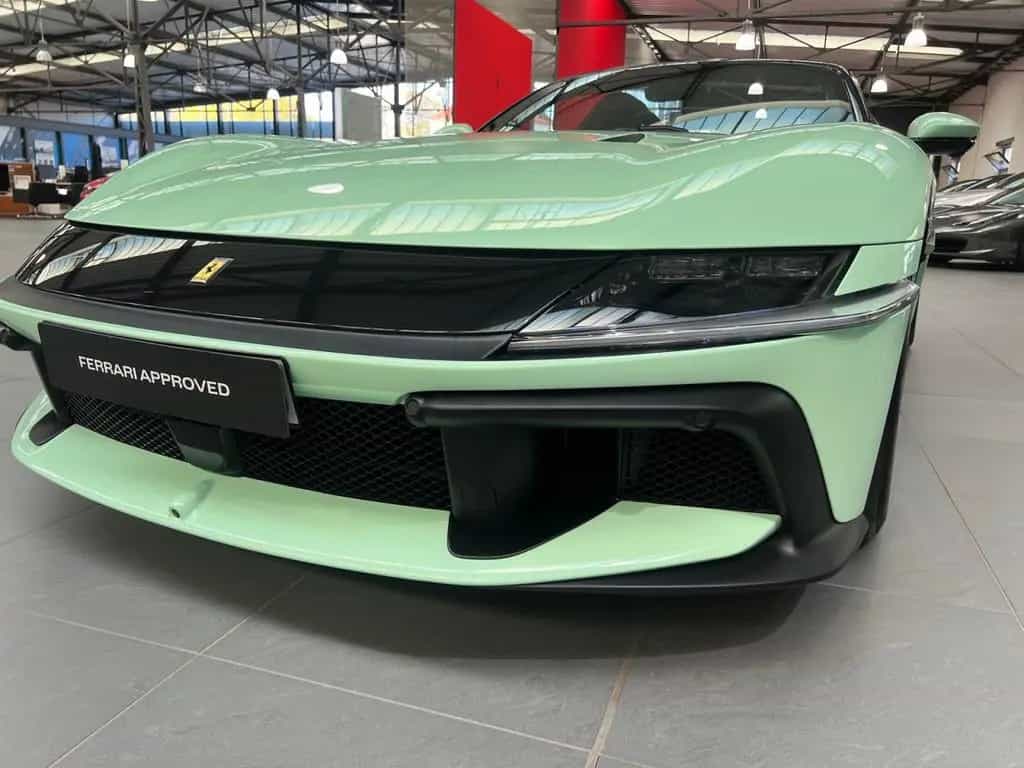 Ferrari 12Cilindri Spider verde pallido*painted shields* 06/2025-photo-23