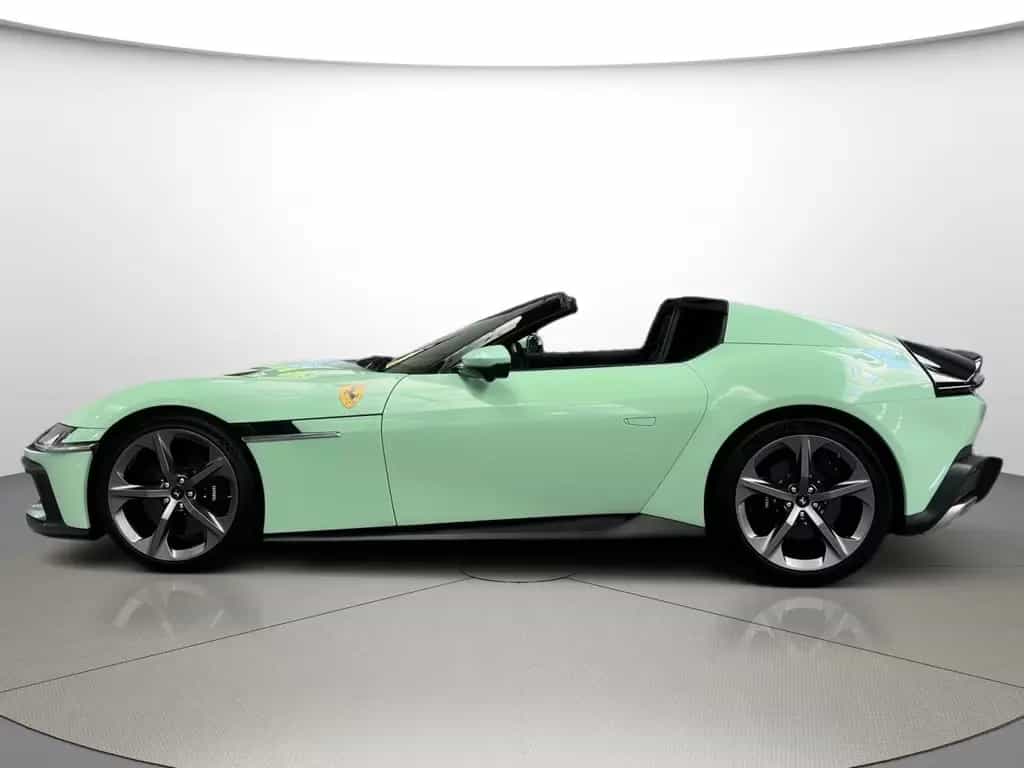 Ferrari 12Cilindri Spider verde pallido*painted shields* 06/2025-photo-5