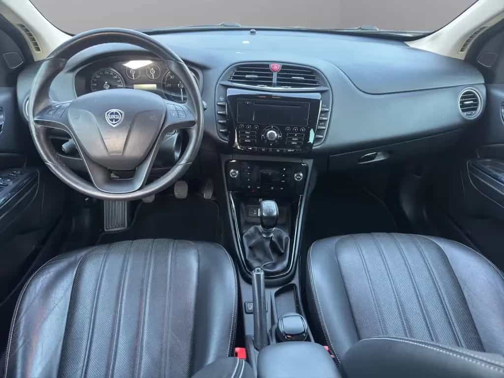 Lancia Delta 1.6 MultiJet Klima LED Leder PDC Sitzheiz. 03/2014-photo-12