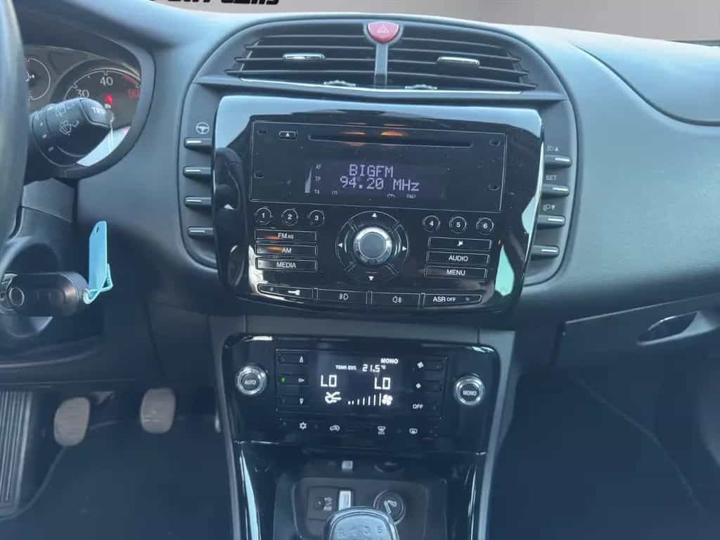 Lancia Delta 1.6 MultiJet Klima LED Leder PDC Sitzheiz. 03/2014-photo-13