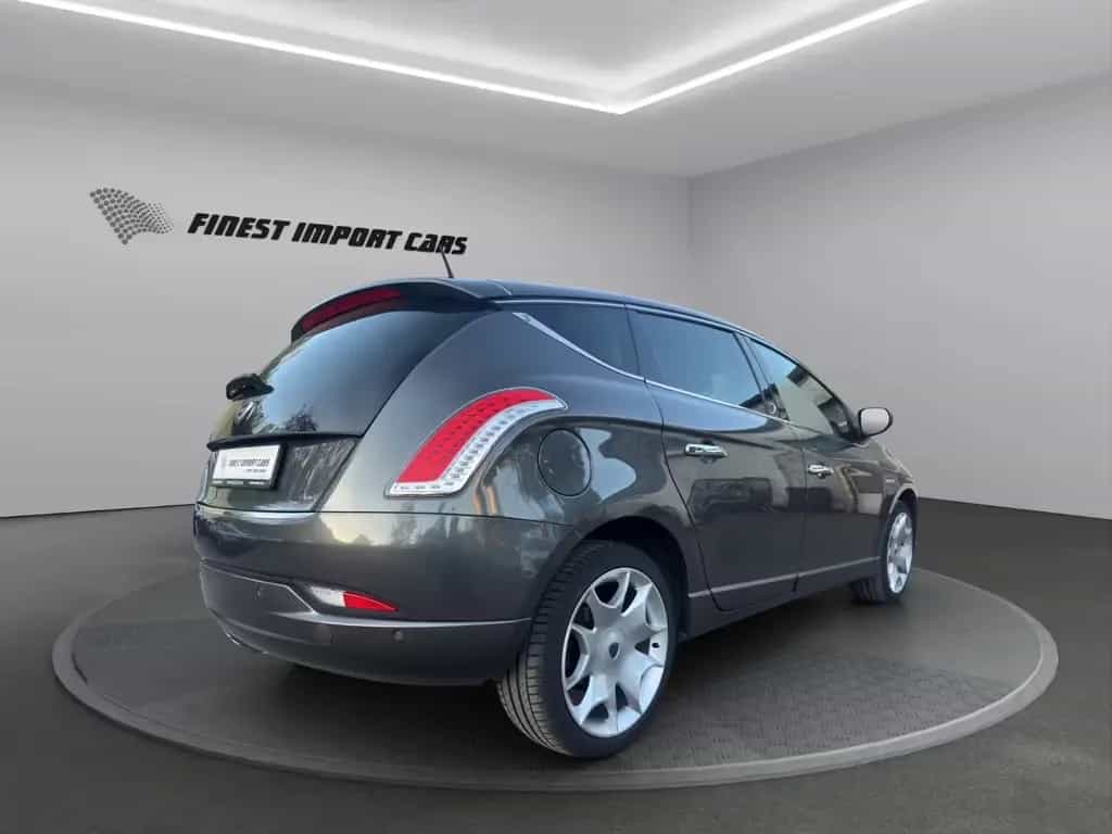 Lancia Delta 1.6 MultiJet Klima LED Leder PDC Sitzheiz. 03/2014-photo-3