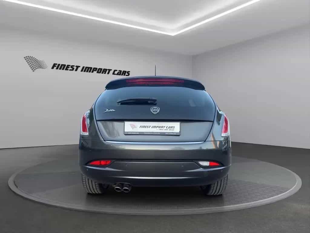 Lancia Delta 1.6 MultiJet Klima LED Leder PDC Sitzheiz. 03/2014-photo-4