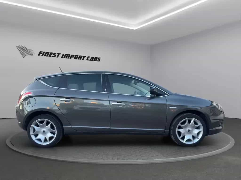 Lancia Delta 1.6 MultiJet Klima LED Leder PDC Sitzheiz. 03/2014-photo-7