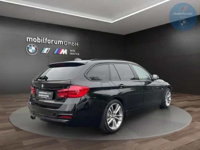 BMW 330 i Touring Sport Line HUD LED Keyless Kamera 07/2018-photo-2