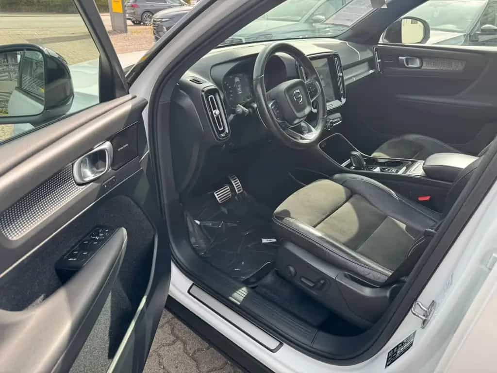 Volvo XC40 XC 40 R Design D4 Automatik AWD/PANO/SCHIEBEDACH 02/2018-photo-11