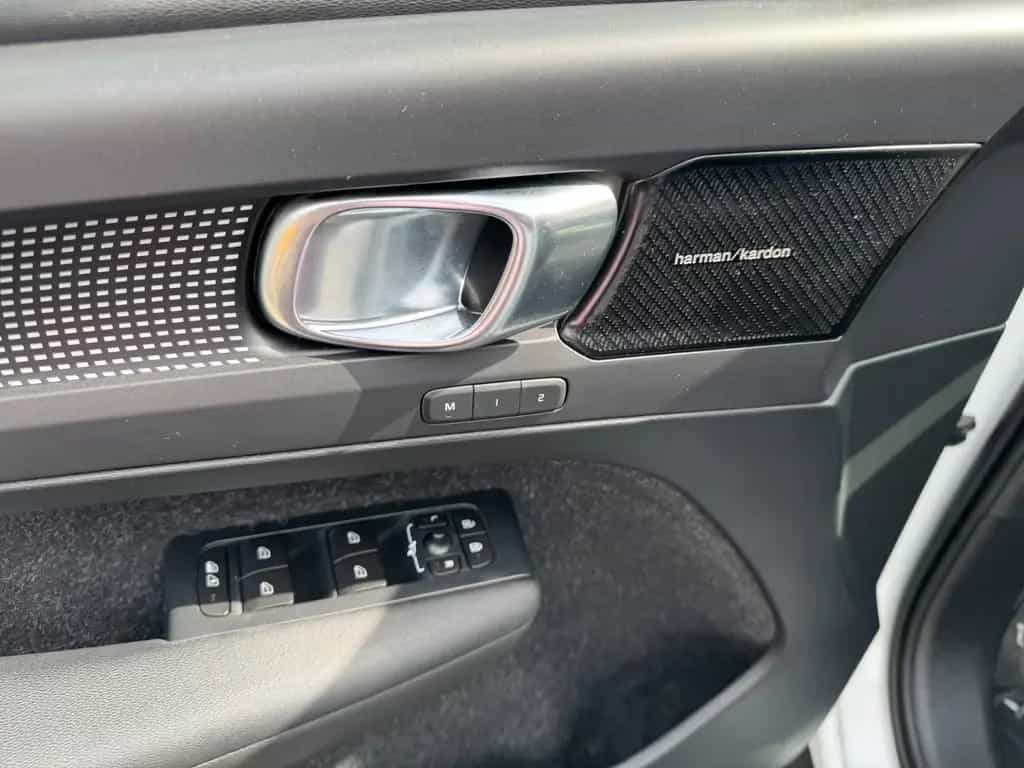 Volvo XC40 XC 40 R Design D4 Automatik AWD/PANO/SCHIEBEDACH 02/2018-photo-12