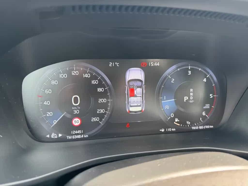 Volvo XC40 XC 40 R Design D4 Automatik AWD/PANO/SCHIEBEDACH 02/2018-photo-17