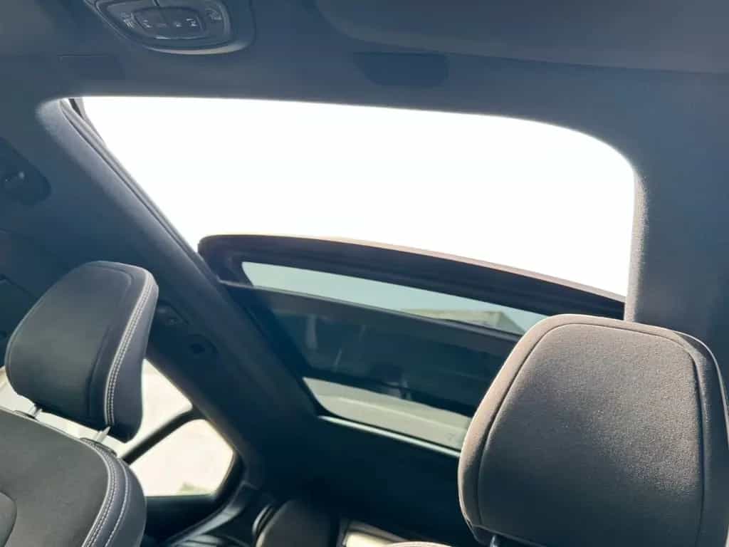 Volvo XC40 XC 40 R Design D4 Automatik AWD/PANO/SCHIEBEDACH 02/2018-photo-2