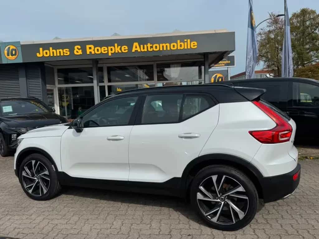 Volvo XC40 XC 40 R Design D4 Automatik AWD/PANO/SCHIEBEDACH 02/2018-photo-3