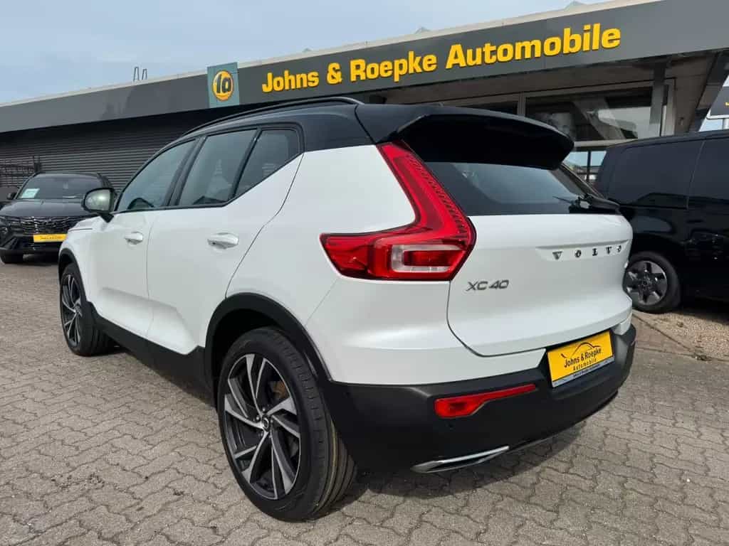 Volvo XC40 XC 40 R Design D4 Automatik AWD/PANO/SCHIEBEDACH 02/2018-photo-4