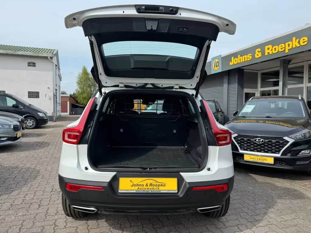 Volvo XC40 XC 40 R Design D4 Automatik AWD/PANO/SCHIEBEDACH 02/2018-photo-7