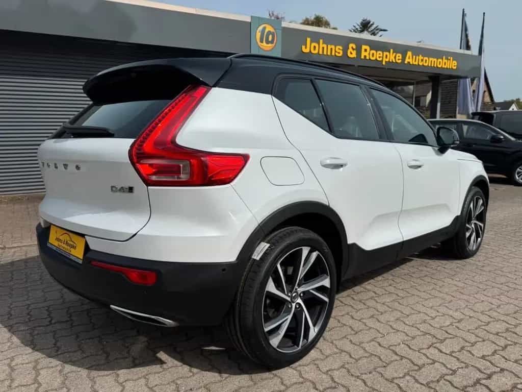 Volvo XC40 XC 40 R Design D4 Automatik AWD/PANO/SCHIEBEDACH 02/2018-photo-8