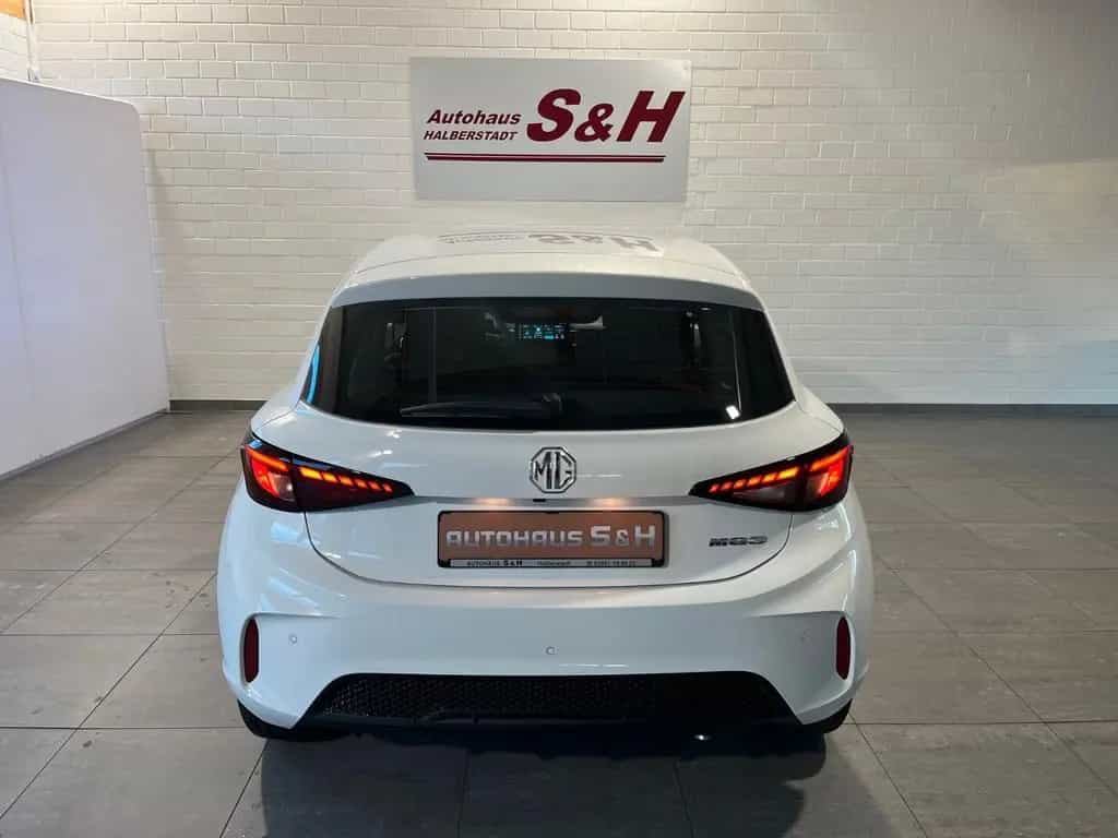 MG MG3 1,5l 115PS Comfort NAVI LED Klima Tempo DAB+ 10/2025-photo-4