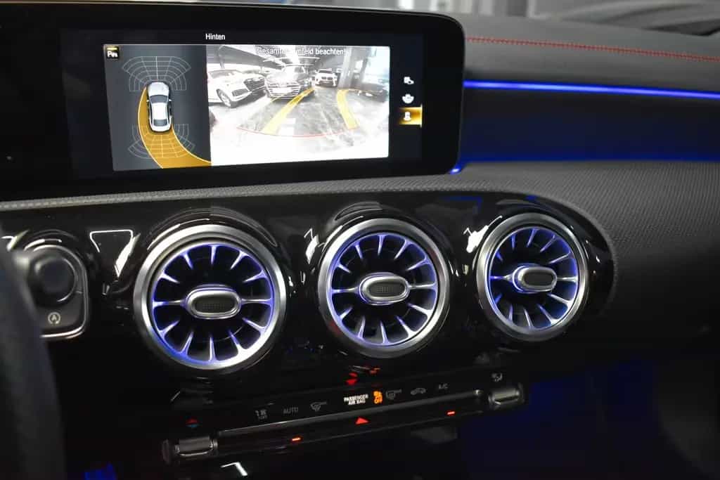 Mercedes-Benz CLA 200 AMG LINE*NIGHT-PAKET*PANO*LED*KAMERA 09/2020-photo-2