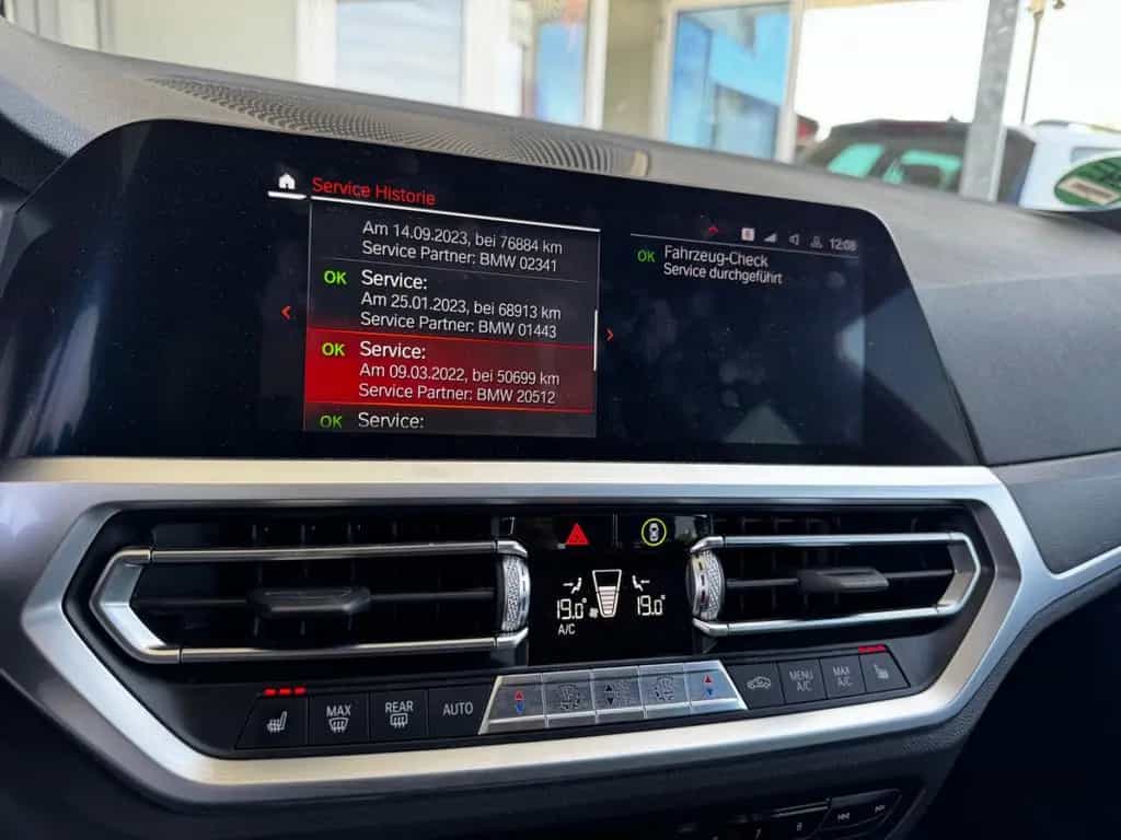 BMW 320 d xDrive M-Sportpaket LED Navi Leder 06/2020-photo-31