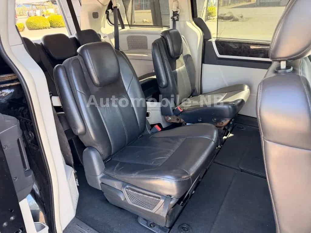 Chrysler Grand Voyager Limited Xenon Navi Leder Automatik 01/2010-photo-15