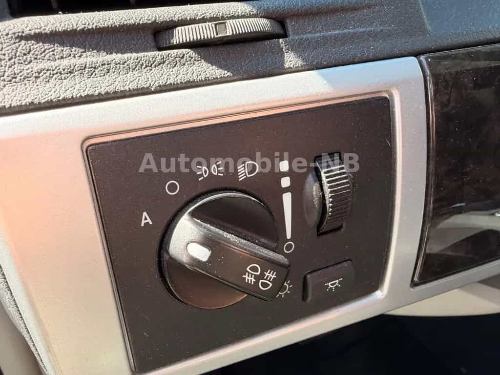 Chrysler Grand Voyager Limited Xenon Navi Leder Automatik 01/2010-photo-9
