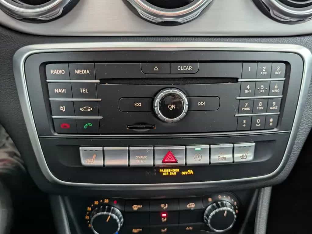 Mercedes-Benz GLA 180 AMG Line NAVI+LEDER+SHZ+PDC+TEMP+AWR+BC 11/2018-photo-19