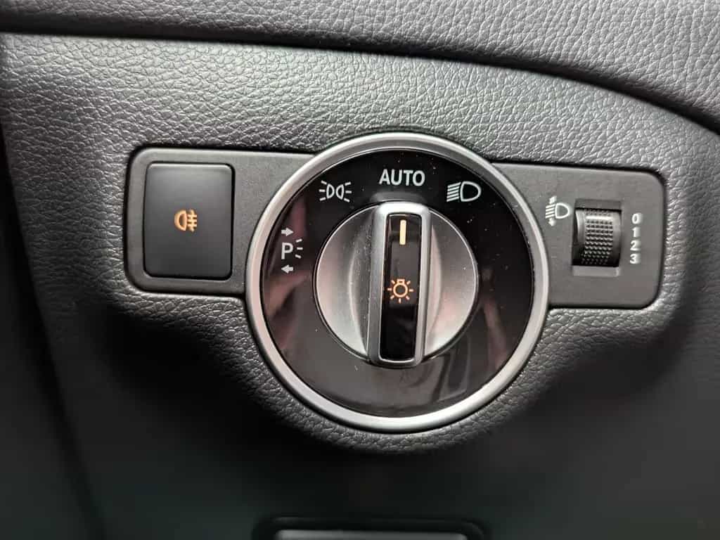 Mercedes-Benz GLA 180 AMG Line NAVI+LEDER+SHZ+PDC+TEMP+AWR+BC 11/2018-photo-25