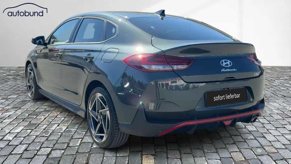 Hyundai i30 III Fastback 1,5 (MHEV) T-GDi Alu KA LED Lin 03/2026-photo-1