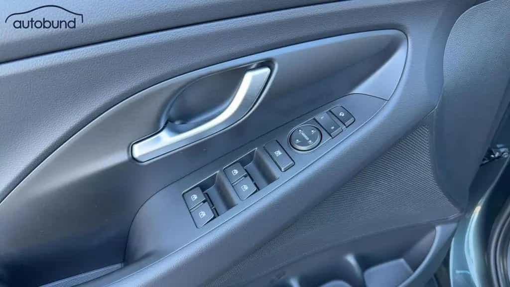 Hyundai i30 III Fastback 1,5 (MHEV) T-GDi Alu KA LED Lin 03/2026-photo-21
