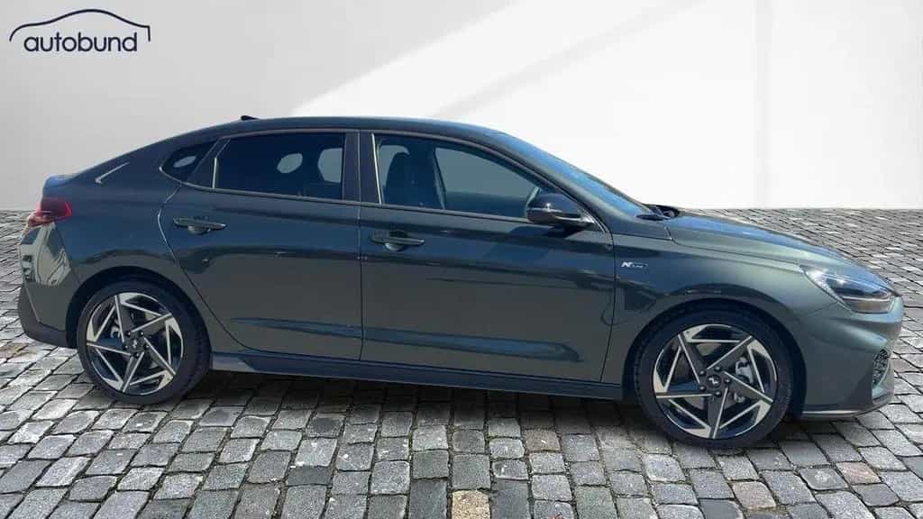 Hyundai i30 III Fastback 1,5 (MHEV) T-GDi Alu KA LED Lin 03/2026-photo-3