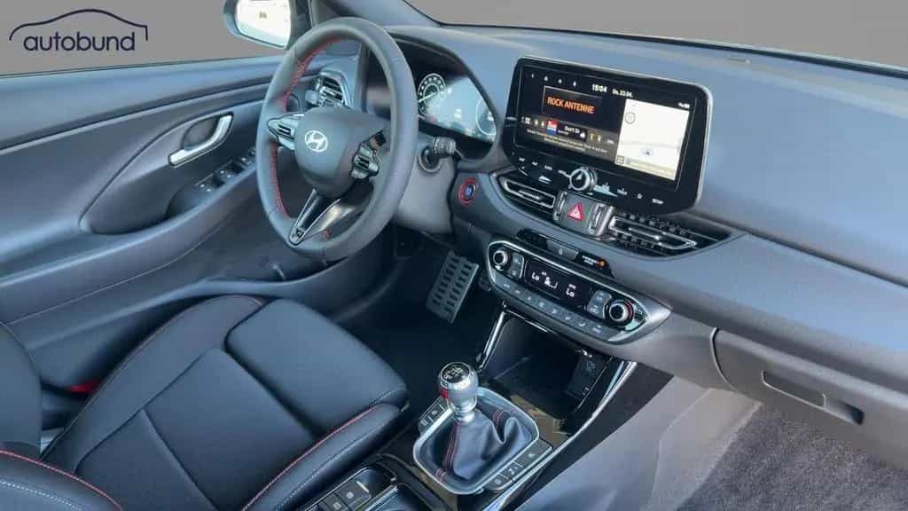 Hyundai i30 III Fastback 1,5 (MHEV) T-GDi Alu KA LED Lin 03/2026-photo-4