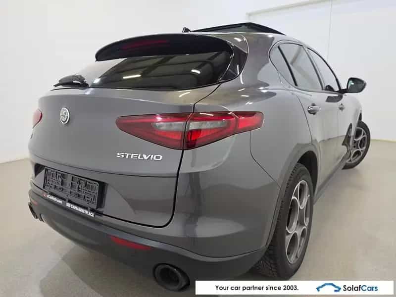 Alfa Romeo Stelvio 2.2d Q4 Sprint Aut. LED-Xenon Navi Spor 04/2022-photo-3