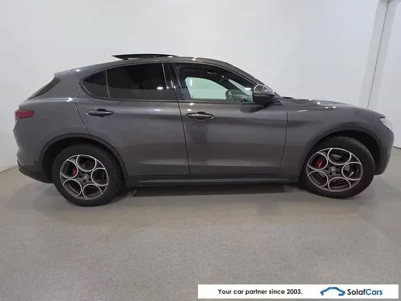 Alfa Romeo Stelvio 2.2d Q4 Sprint Aut. LED-Xenon Navi Spor 04/2022-photo-4