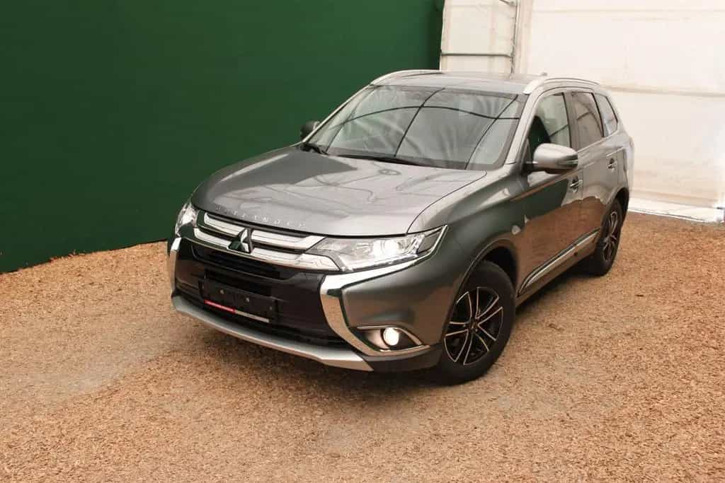 Mitsubishi Outlander 2.0/ Carplay/ SHZ/ Kamera/ nur 59 tkm 02/2018-photo-1