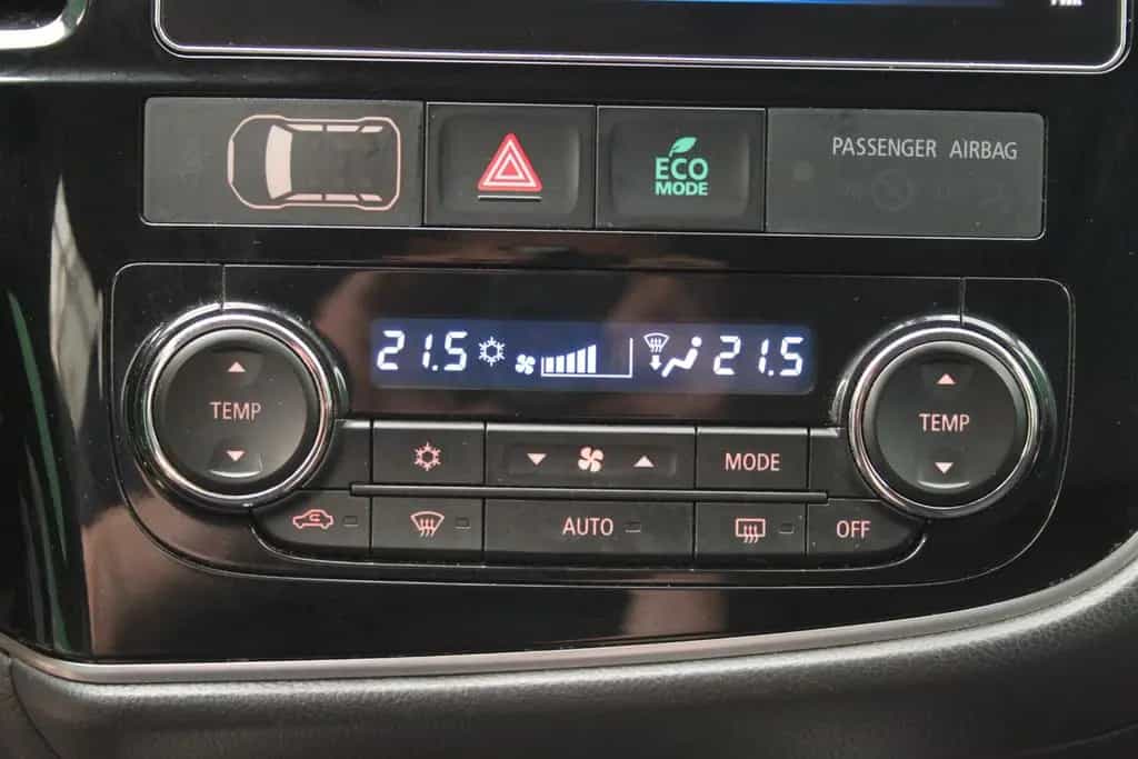 Mitsubishi Outlander 2.0/ Carplay/ SHZ/ Kamera/ nur 59 tkm 02/2018-photo-20