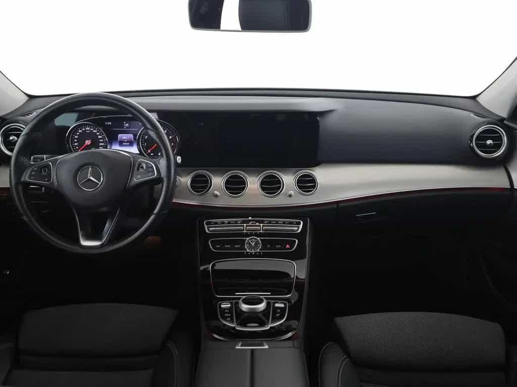 Mercedes-Benz E-Class 250 T Avantgarde Schiebedach LED Kamera 01/2017-photo-11