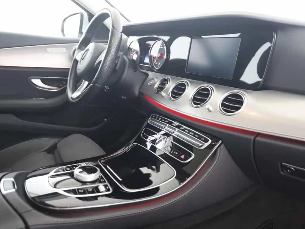 Mercedes-Benz E-Class 250 T Avantgarde Schiebedach LED Kamera 01/2017-photo-18