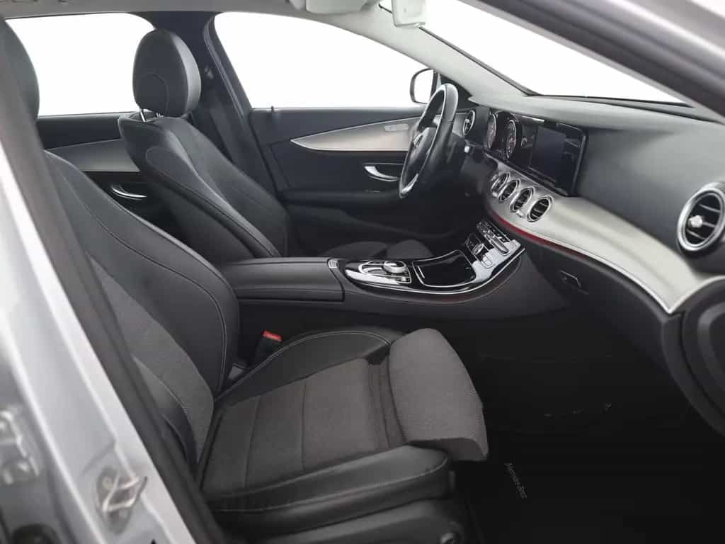 Mercedes-Benz E-Class 250 T Avantgarde Schiebedach LED Kamera 01/2017-photo-9