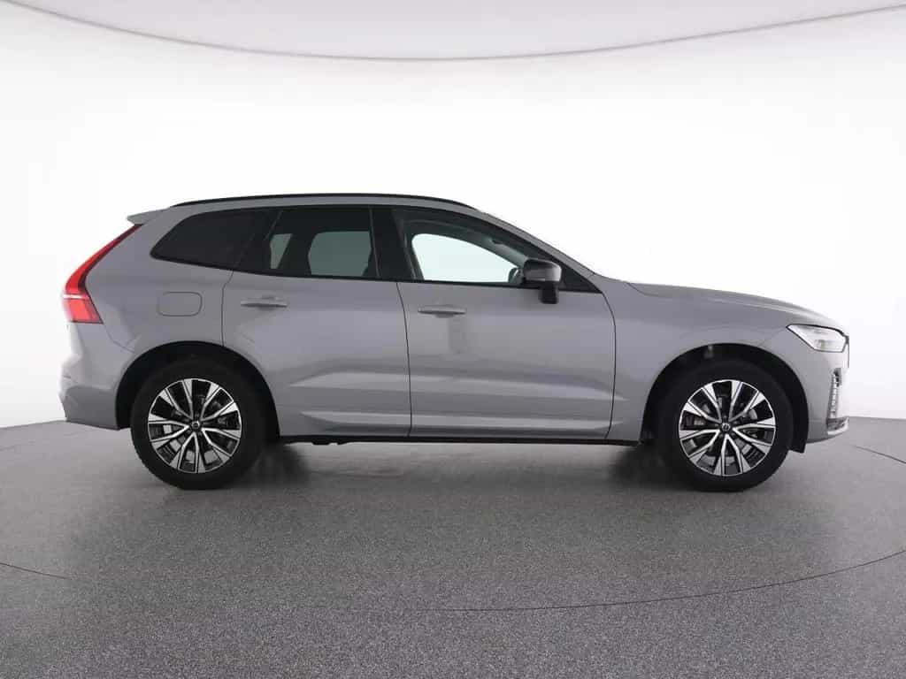 Volvo XC60 B5 AWD PLUS DARK FAP+HKSOUND+WINTERPAK+LM+ 11/2024-photo-11