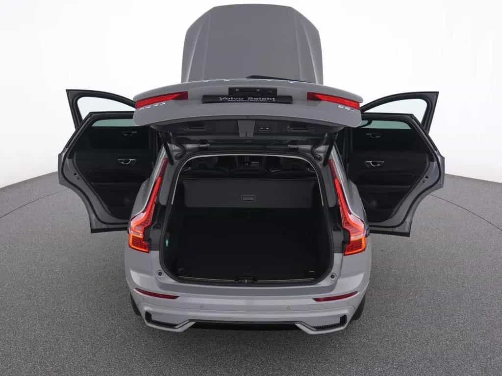 Volvo XC60 B5 AWD PLUS DARK FAP+HKSOUND+WINTERPAK+LM+ 11/2024-photo-13