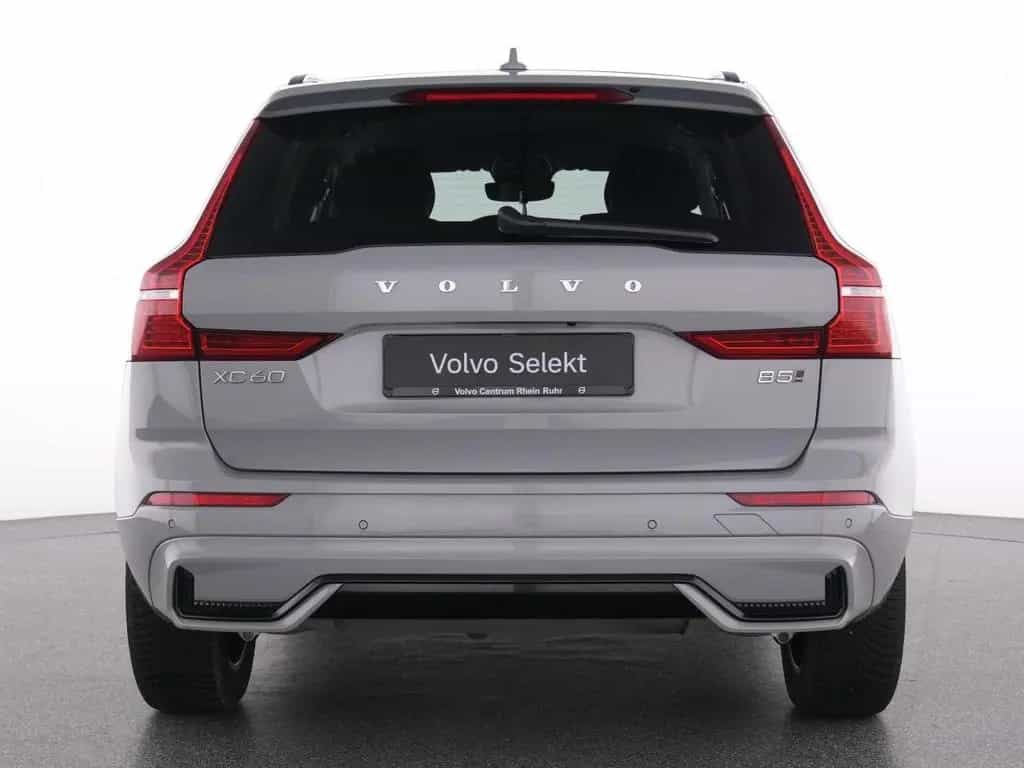 Volvo XC60 B5 AWD PLUS DARK FAP+HKSOUND+WINTERPAK+LM+ 11/2024-photo-15