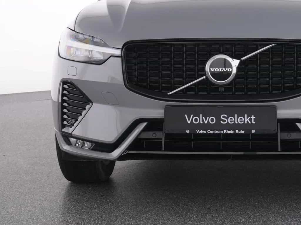 Volvo XC60 B5 AWD PLUS DARK FAP+HKSOUND+WINTERPAK+LM+ 11/2024-photo-16