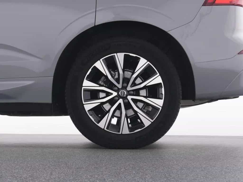 Volvo XC60 B5 AWD PLUS DARK FAP+HKSOUND+WINTERPAK+LM+ 11/2024-photo-20