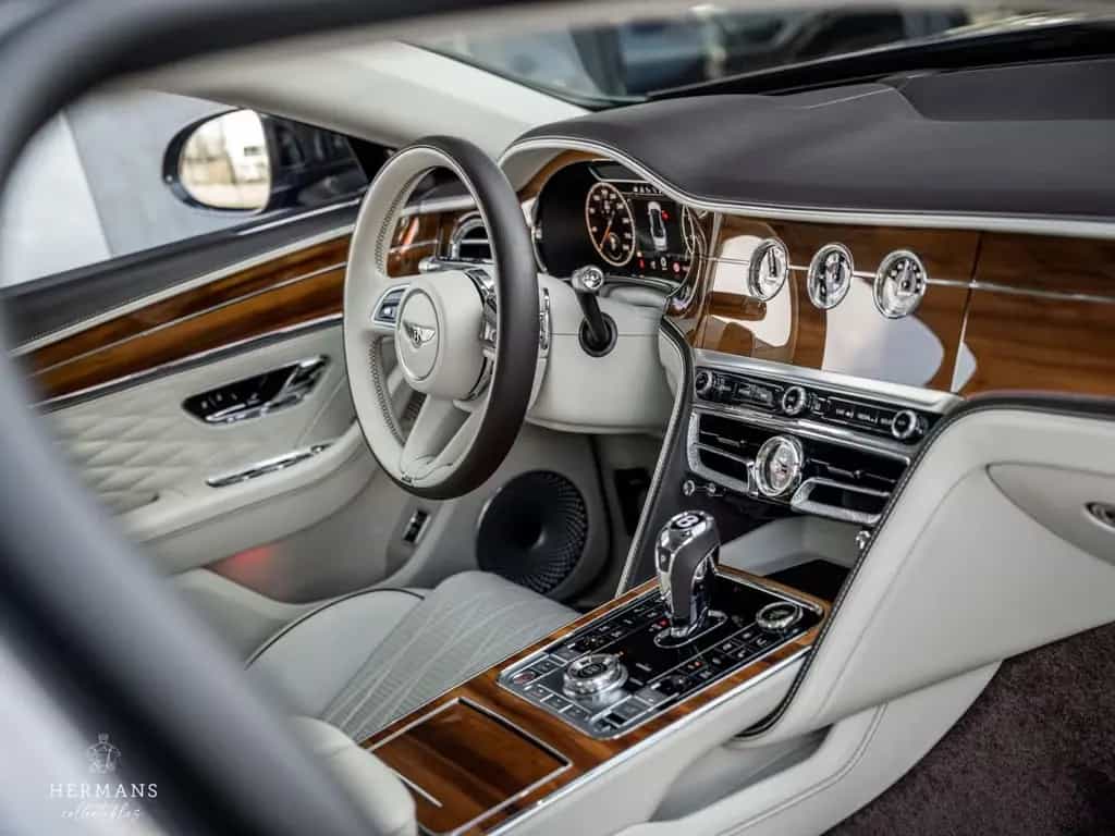 Bentley Flying Spur 6.0 W12 First Edition / Blackline / 06/2021-photo-16