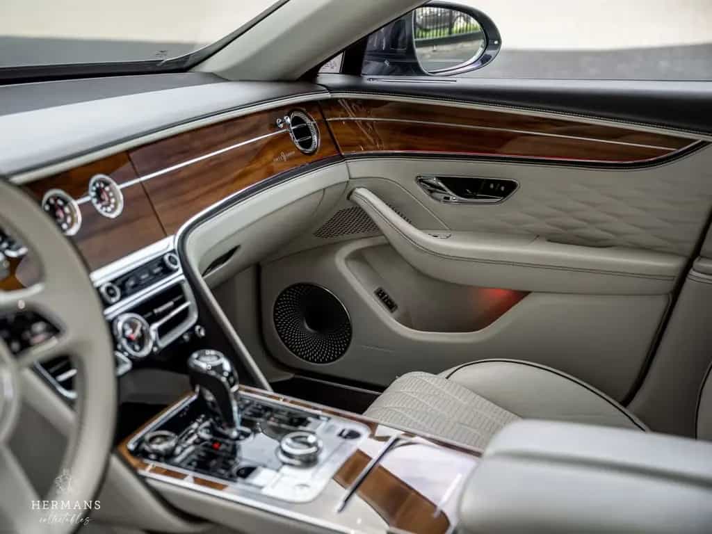 Bentley Flying Spur 6.0 W12 First Edition / Blackline / 06/2021-photo-17